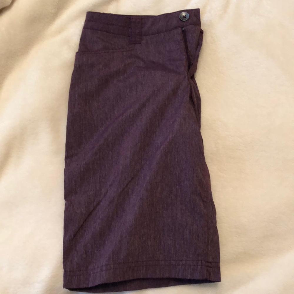 Woman’s Size 8 shorts Eddie Bauer